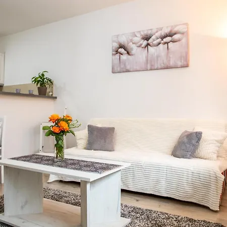 Ana Apartment *